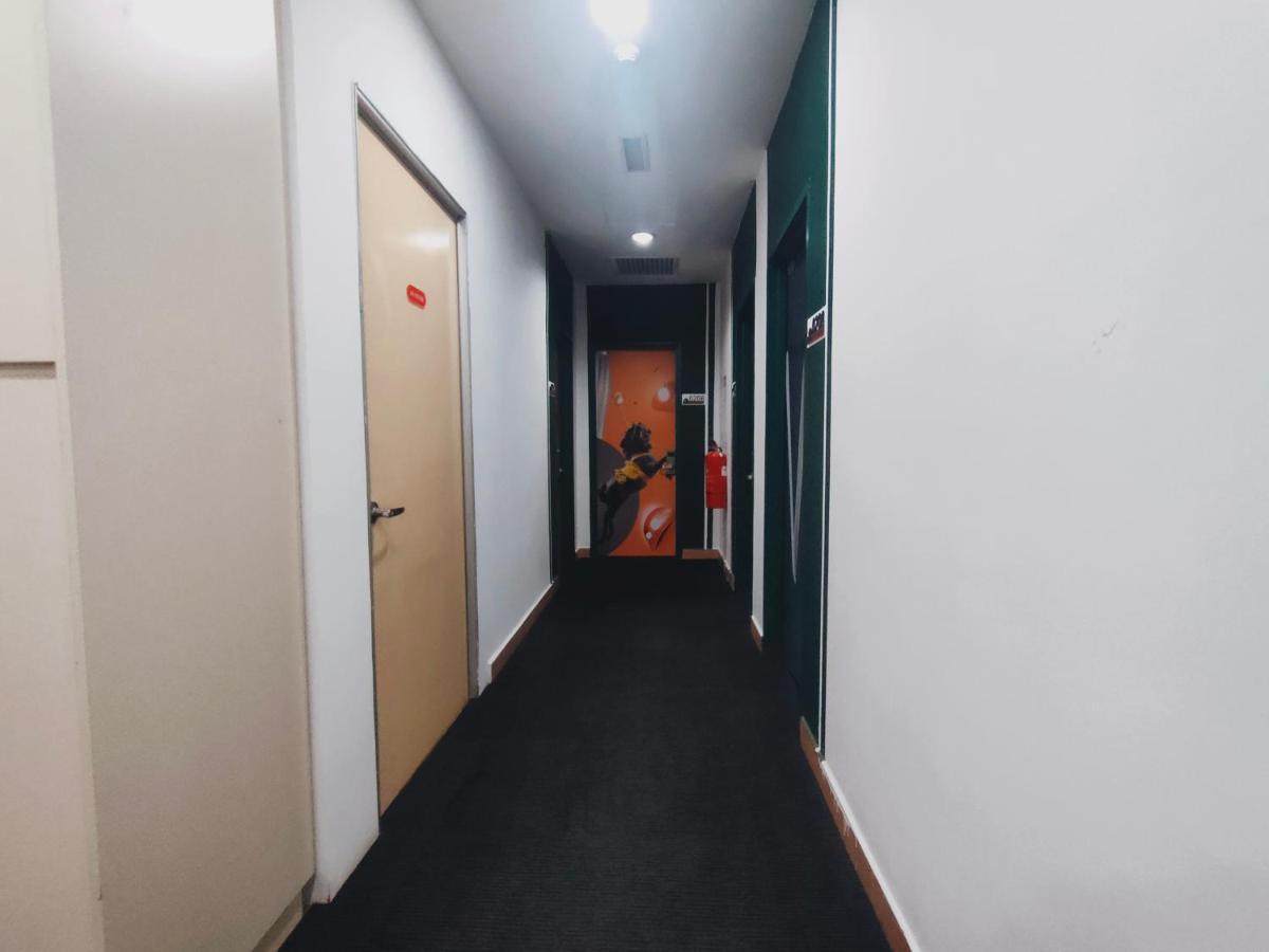 Allbes Parklands Hotel Кланг Экстерьер фото