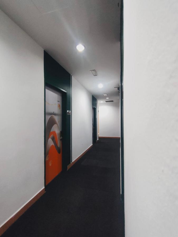 Allbes Parklands Hotel Кланг Экстерьер фото