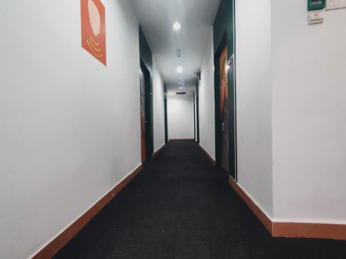 Allbes Parklands Hotel Кланг Экстерьер фото