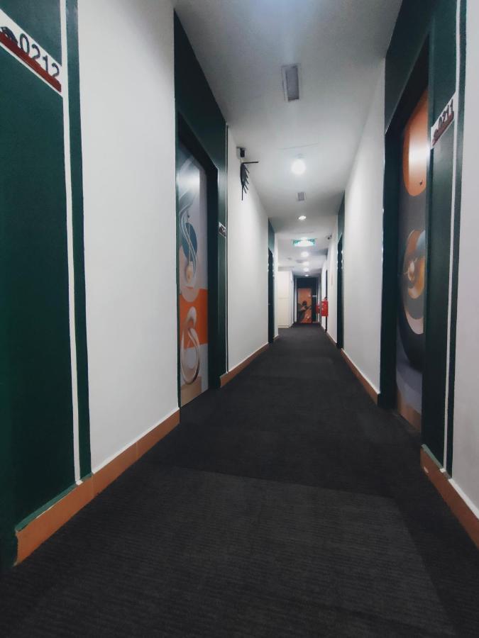 Allbes Parklands Hotel Кланг Экстерьер фото