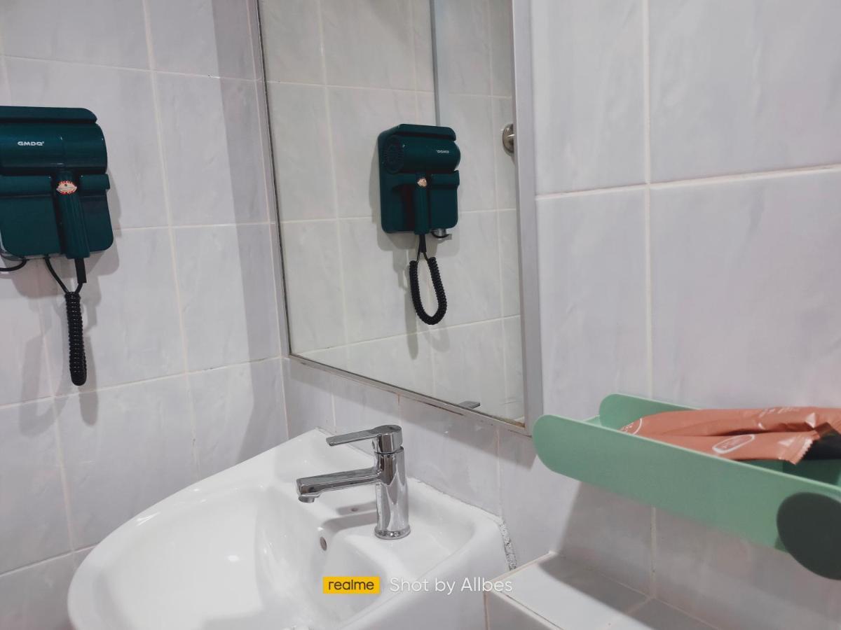Allbes Parklands Hotel Кланг Экстерьер фото